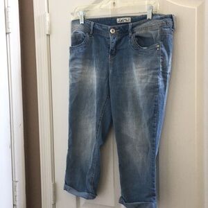 Junior Lei Capris 11